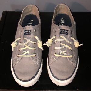 EUC Sperrys slip ons sz 7
